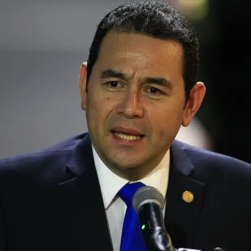 ECR108. QUITO (ECUADOR) 23/05/2017.- El presidente de Guatemala, Jimmy Morales (c), llega para asistir a la ceremonia de investidura de Lenín Moreno hoy, martes 23 de mayo de 2017, en Quito (Ecuador). Moreno jurará como presidente este miércoles y recibir