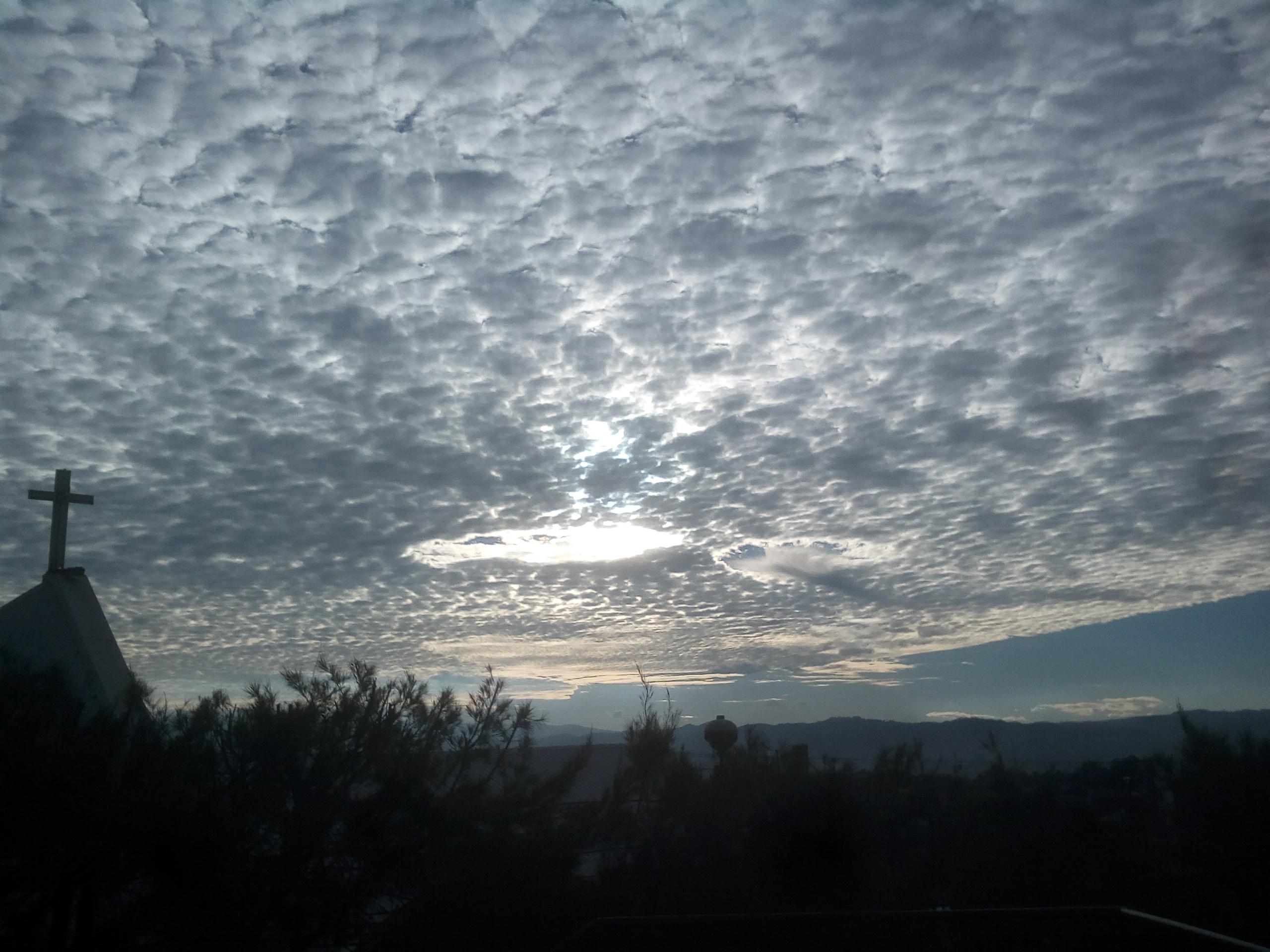 Nubes cirrus EU Emisoras Unidas Guatemala | 