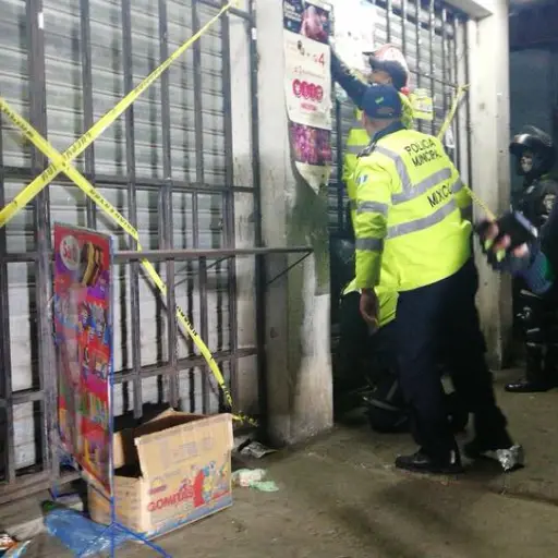 Cierre de tiendas en Mixco EU Emisoras Unidas Guatemala ,