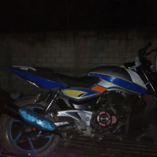Capturan a hombres señalados del robo de una motocicleta, un soldado entre ellos