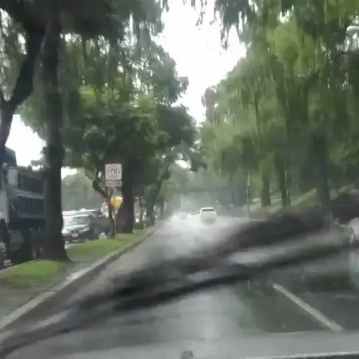 Autoridades de tránsito pidieron precaución ante la presencia de lluvias en las carreteras. ,Archivo.