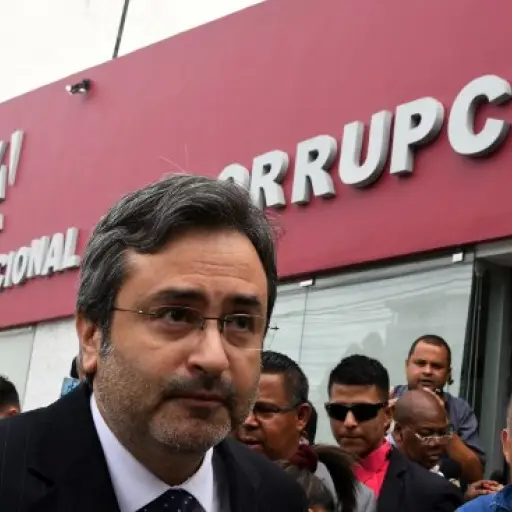 Organization of American States Support Mission Against Corruption and Impunity in Honduras (MACCIH), Juan Jimenez Mayor arrives at the national Anti-corruption Council in Tegucigalpa on August 16, 2017 to meet with CNA director Gabriela Castellanos.  / A