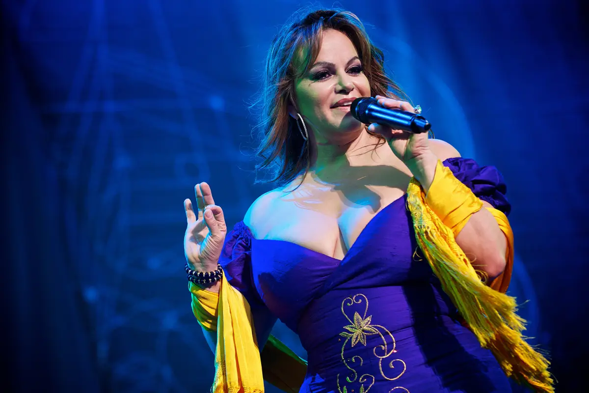 02-Jenni-Rivera-blue-a-billboard-1548, 