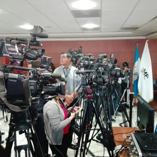 C2d1ShZWEAAr9Uz (1) ,