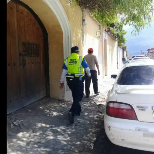 Pago de marbete para estacionarse EU Emisoras Unidas Guatemala ,