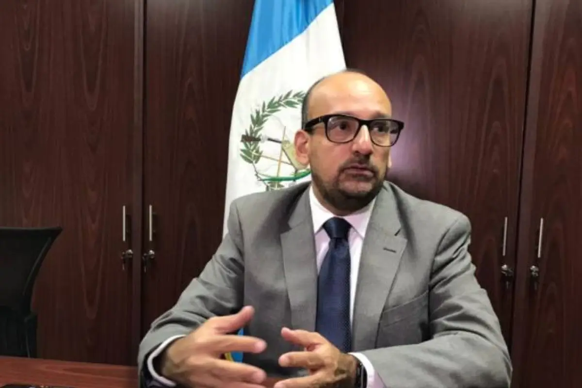 Leonel Lira Eu emisoras Unidas Guatemala, 