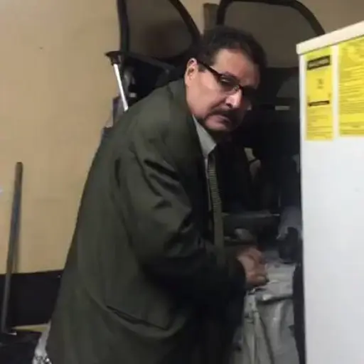 Juez Adrián Rodríguez esto le podría pasar por llegar en aparente estado de ebriedad a trabajar ,