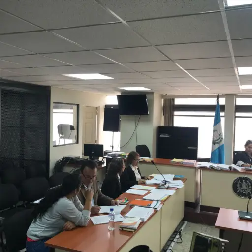 Esposa y hermana de Guayo Cano EU Emisoras Unidas Guatemala ,