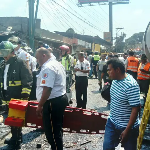 Bomberos aparatoso accidente ,