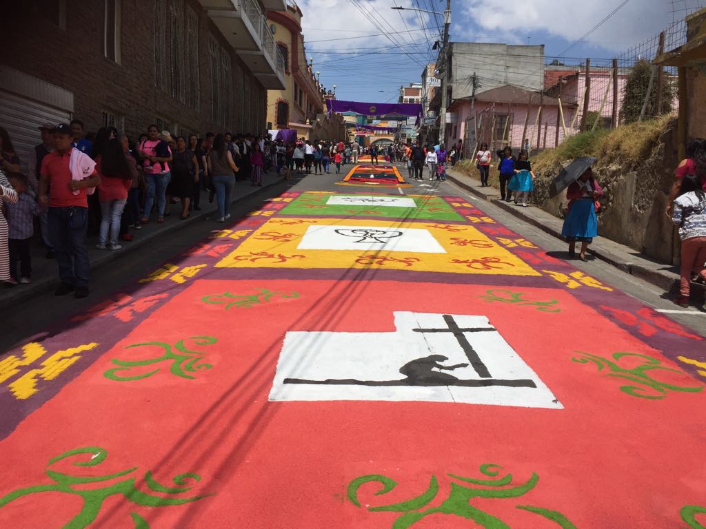 Vistosas y coloridas alfombras en San Marcos. Foto José Luis Vásquez (1) | 