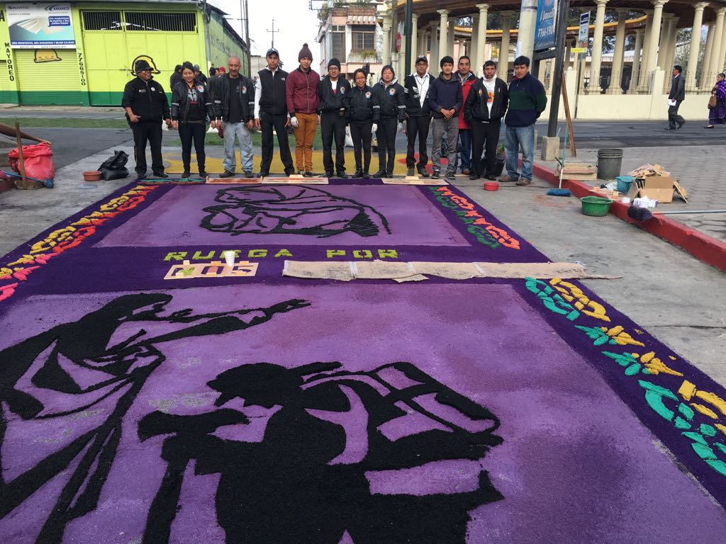 CVB realizan alfombra en Toto. Foto Alberto Chaclán 7 | 