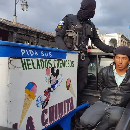 Heladero vendía droga ,