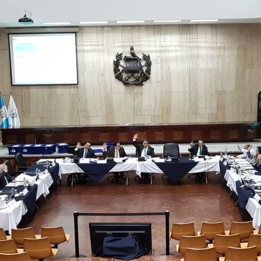 Postuladora a Fiscal General. ,