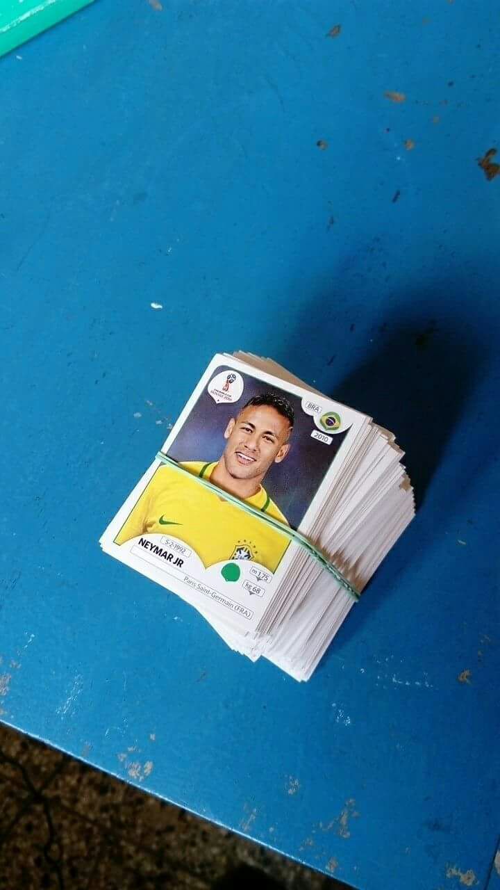 Actividad de estampitas del album mundialista Panini. Foto Lester Ramírez (8) | 