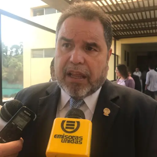 Rector Carlos Alvarado Cerezo ,