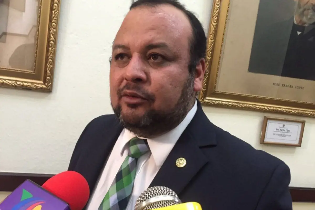 DL9StQ1X4AUN3Rh-1024x768,