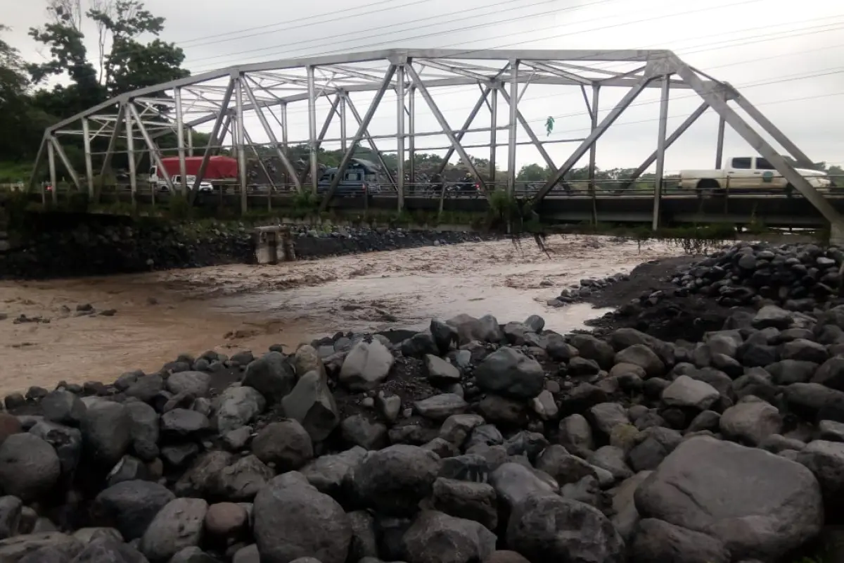 PUENTE CASTILLO ARMAS, 