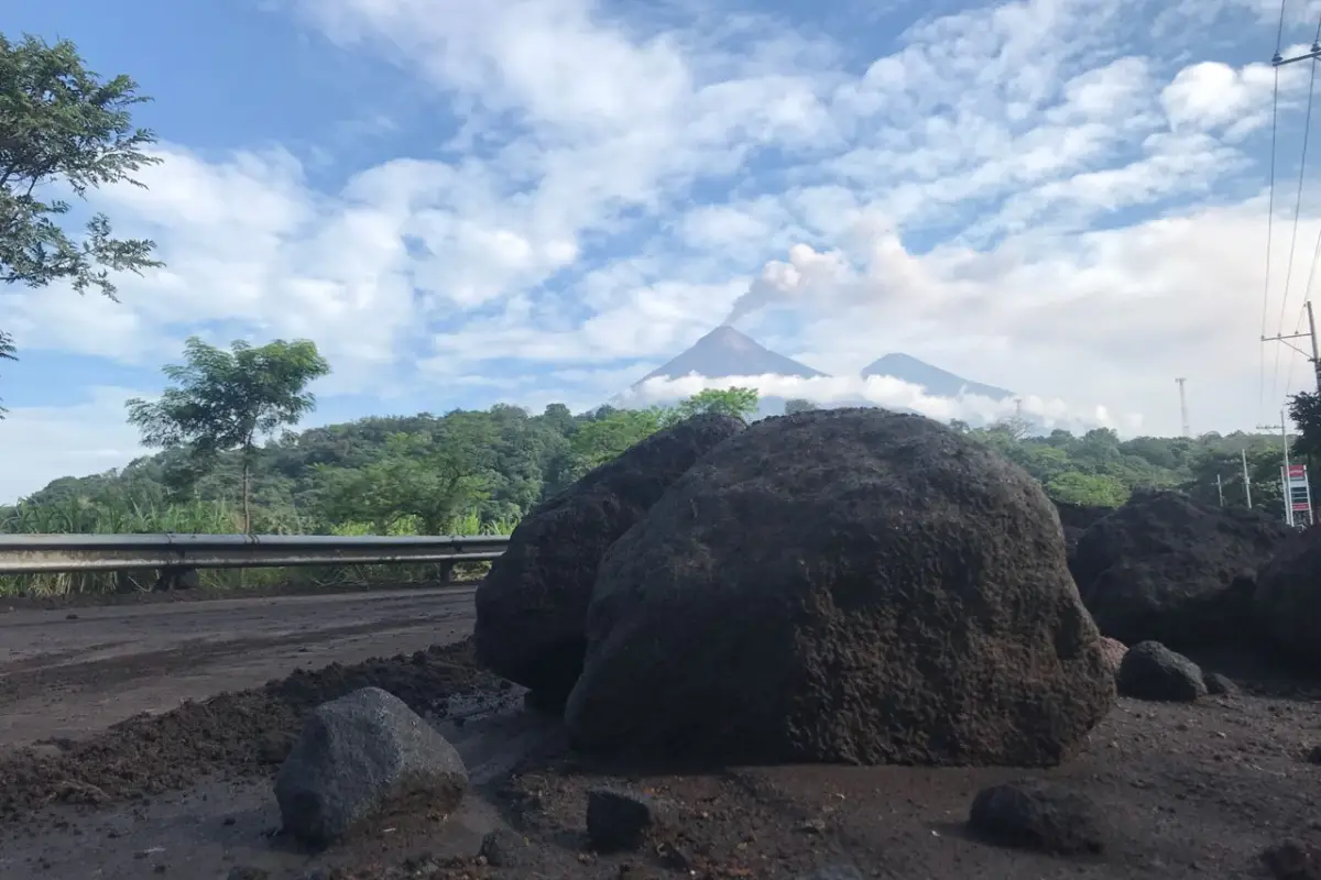 VOLCAN LAHARES, 