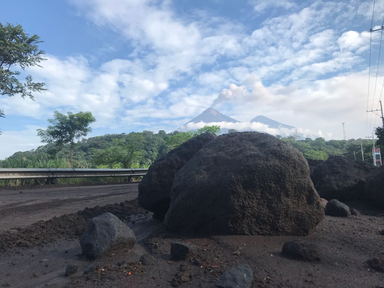 VOLCAN LAHARES | 