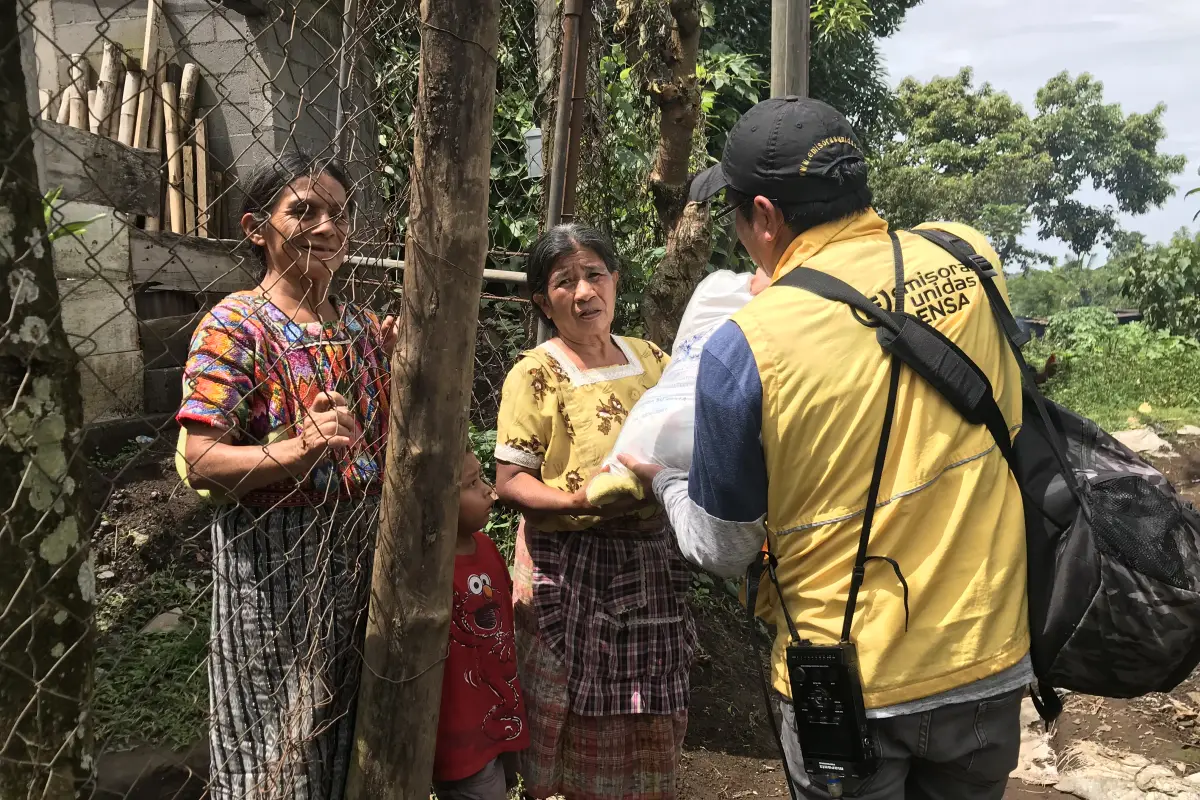 Entrega de ayuda por Corazones Solidarios. Foto Erick Ramírez (11), 