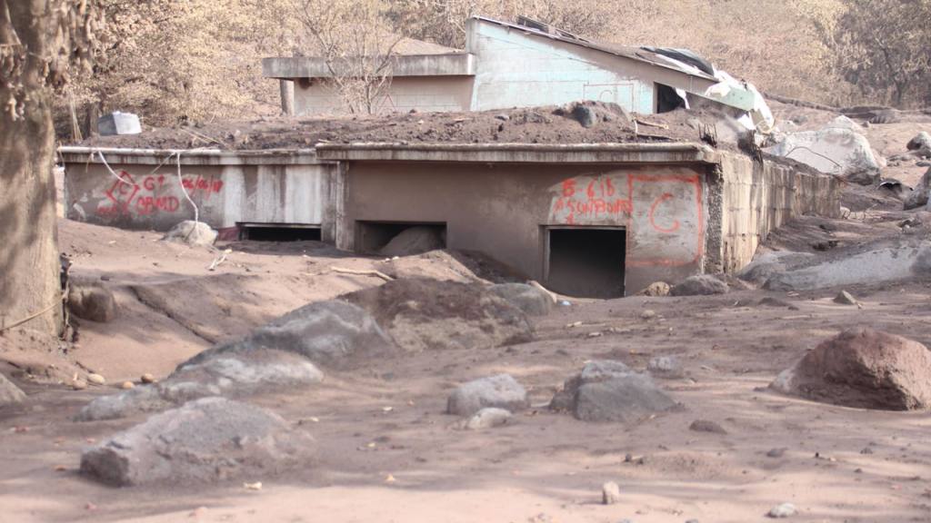 Volcán de fuego heridos y destrucción San Miguel Los Lotes | 