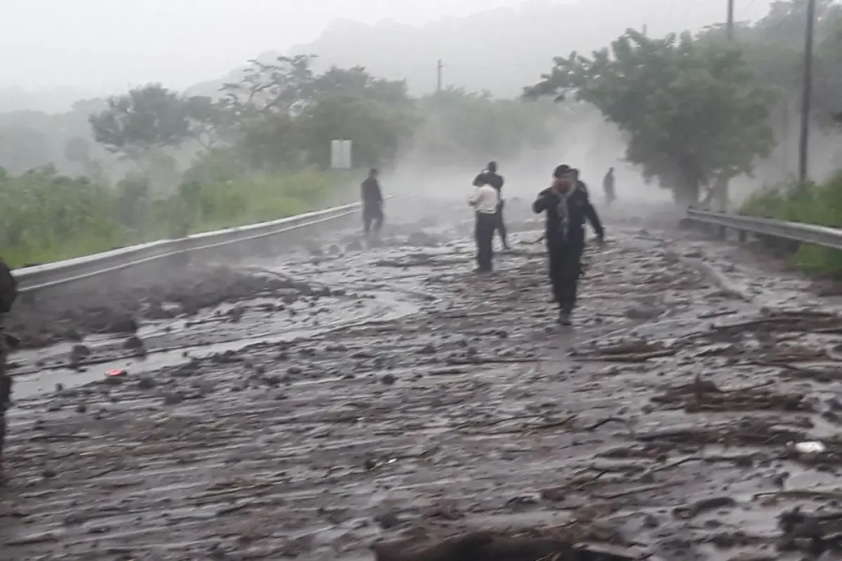 Evacuación en El Rodeo por lahar del Volcán de Fuego. Vía Conred (11), 