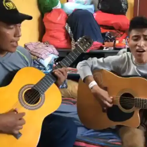 Afectados en albergue músicos volcán de Fuego ,