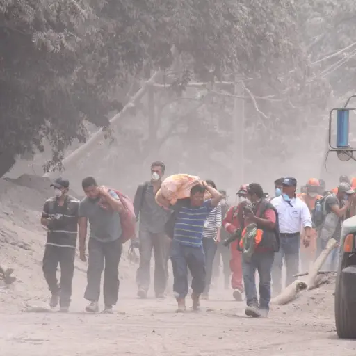 EMERGENCIA VOLCÁN 28 ,