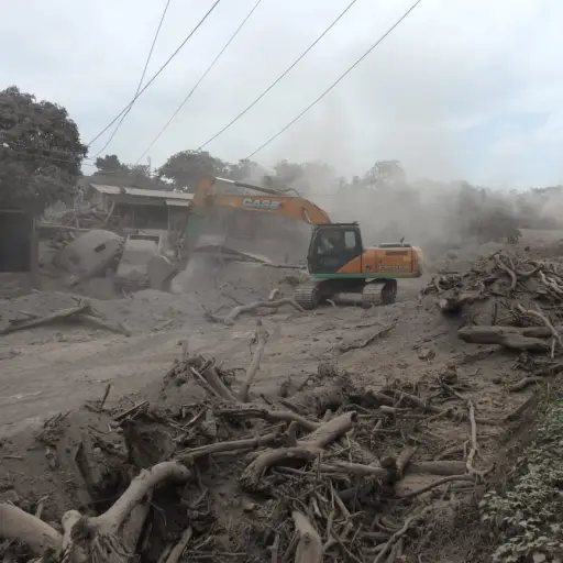 EMERGENCIA VOLCÁN 38 ,