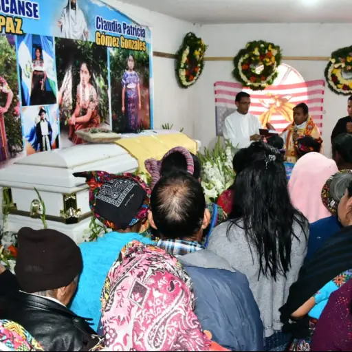 CLAUDIA GOMEZ FUNERAL7 ,
