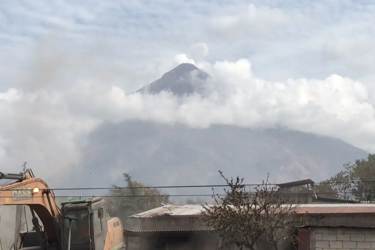 Trabajos en zona cero del Volcán de Fuego. Via Francisco Pérez. (5), 