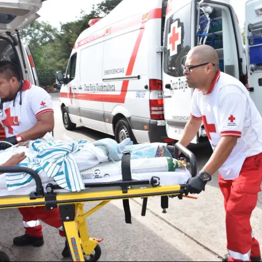 Traslado de estudiantes heridos al Hospital Roosevelt ,