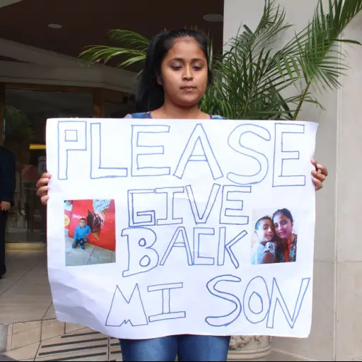 e3c5603d-62fd-4d74-b6aa-d75af9b7258a ,