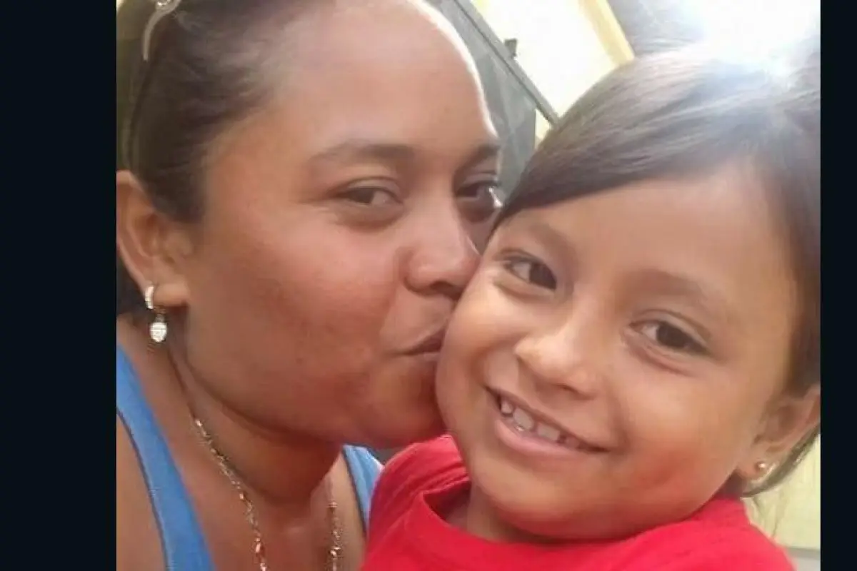 Angelica Gonzalez-Garcia and her daughter before they were separated at the US southern border.