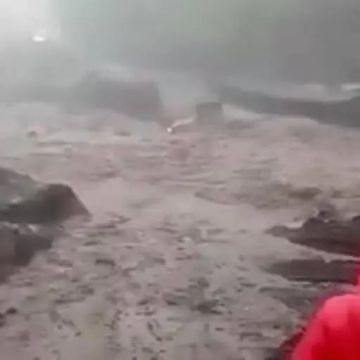 Vehículo arrastrado en Escuintla ,