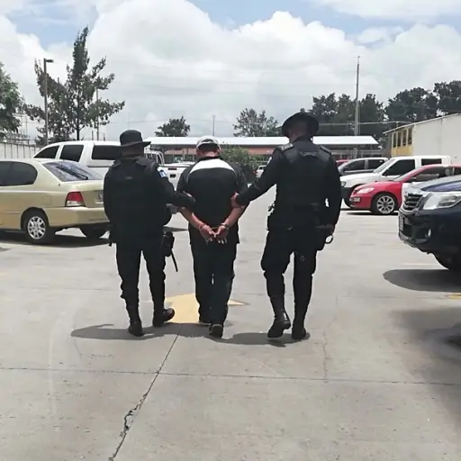 058b634a-c2a6-48bc-83c4-5576683a6333 ,