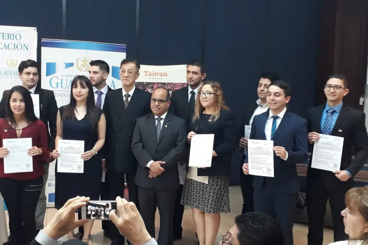 becas, 