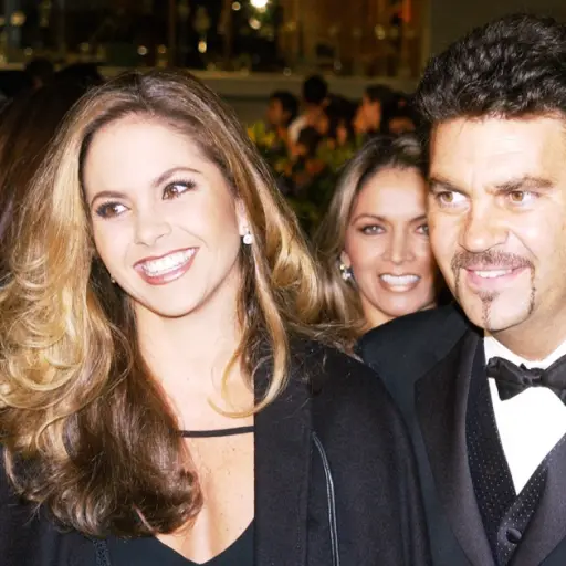 IMAGEN DIGITAL ---- Fotos Guillermo Gonzalez M. ---- 22TELE ---- 21 DE NOVIEMBRE 2002 ----- ESPECTACULOS ----- EN EL SALON AMBROSIA NOCHE DE GALA DEL TELETON.