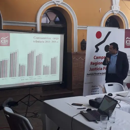 Caída de ingresos tributarios ,