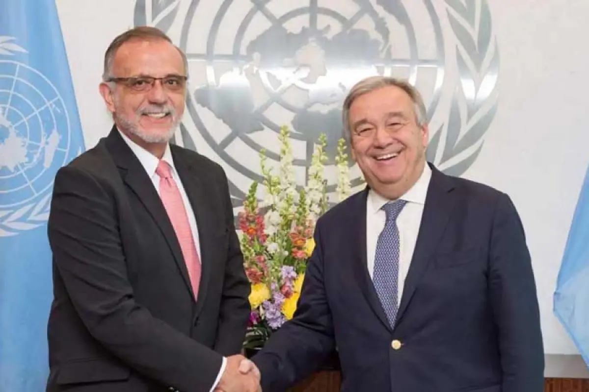 Imagen de archivo del excomisionado de la CICIG, Iván Velásquez, y el secretario general de la ONU, António Guterres.