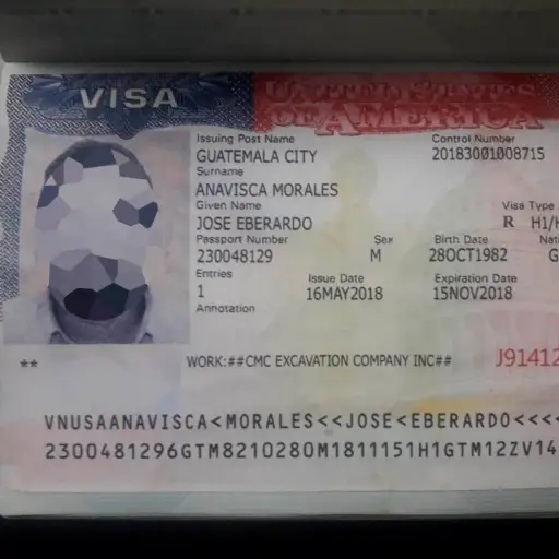 Con este documento pretendía salir del país.