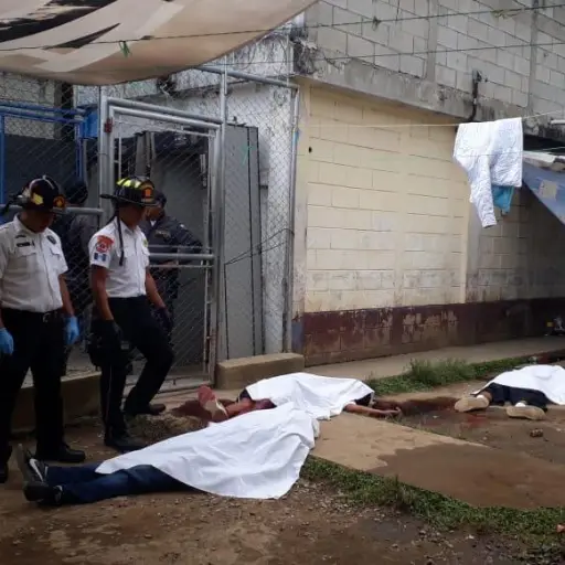 Riña de reos en Pavoncito ,