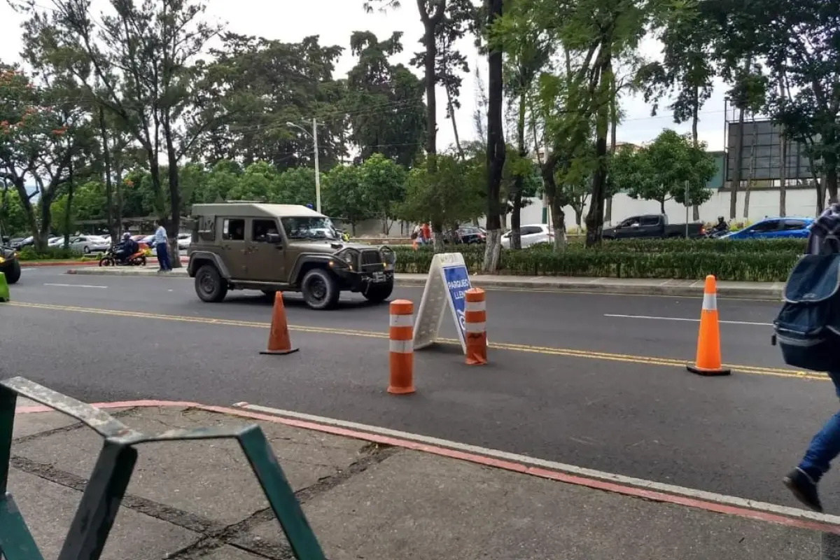 Vehículos J8 en la Usac, 