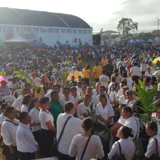 Fotografía de enviados de Emisoras Unidas a Izabal. 