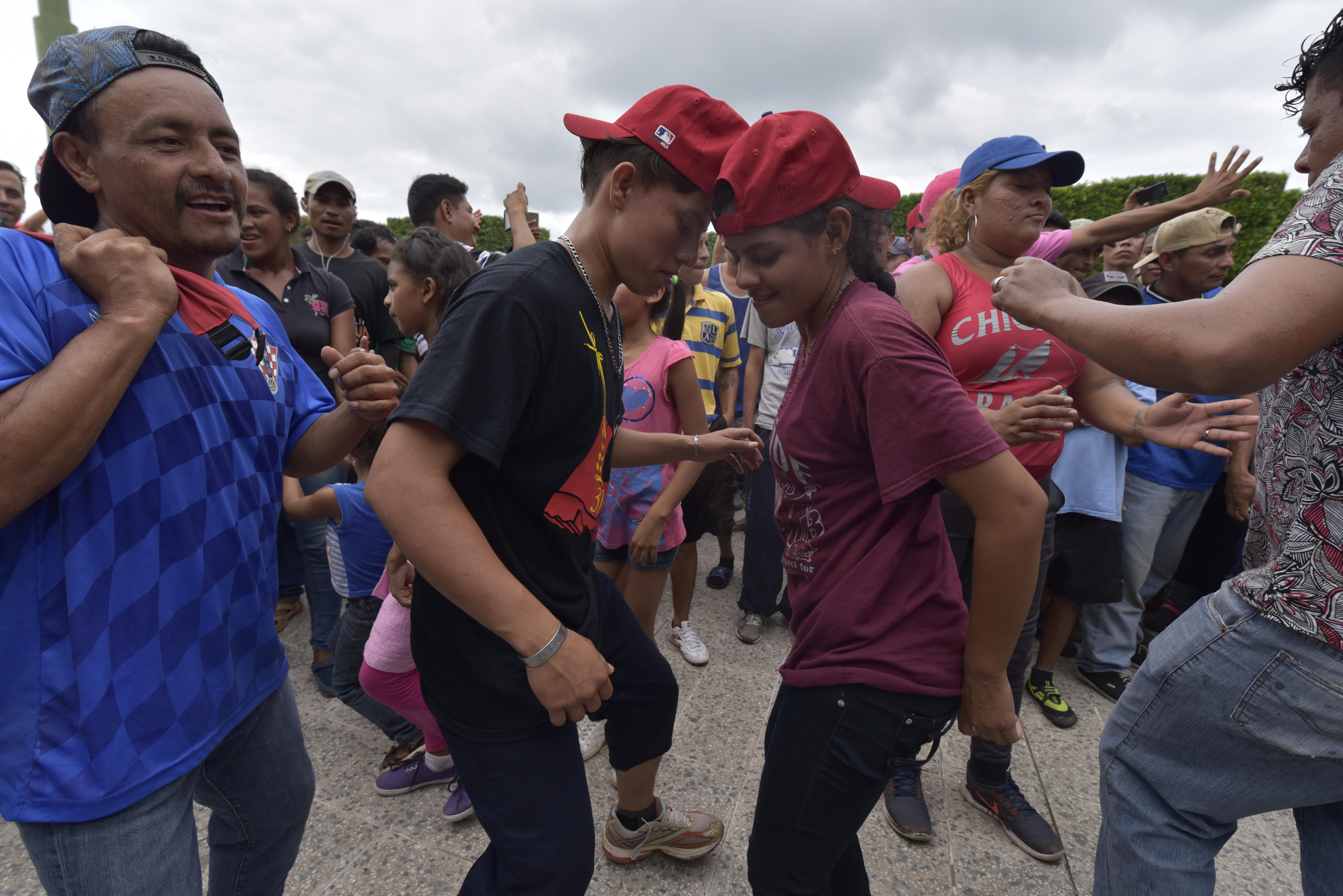 Equipo de protección civil viaja a Guatemala para apoyar retorno de hondureños | 