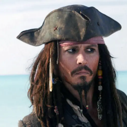 El capitán Jack Sparrow (Johnny Depp) trata de volver a la vida con la ayuda de la valiente Elizabeth Swan (Kiera Knightley).Ed. 1309 P. 126