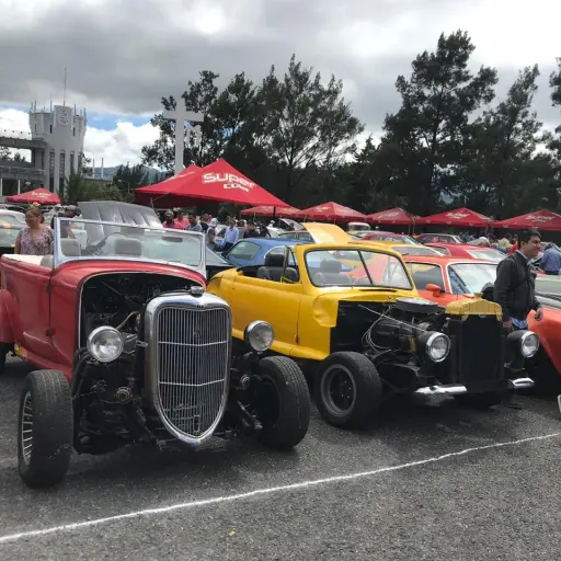 Exposición de vehículos clásicos en el Campo de Marte. Foto Francisco Pérez (21) ,