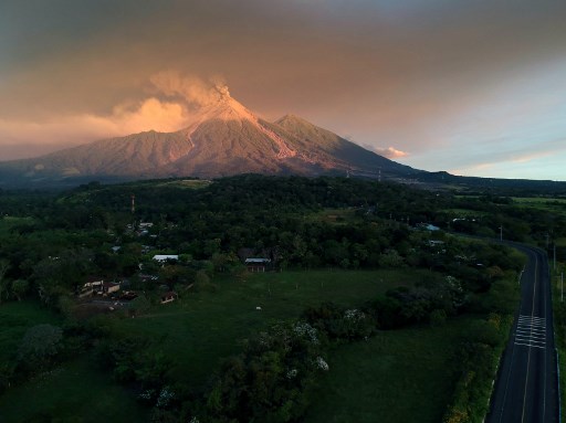 Miles de evacuados y miedo por nueva erupción del volcán de Fuego en Guatemala | 