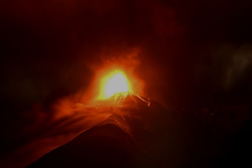 Miles de evacuados y miedo por nueva erupción del volcán de Fuego en Guatemala | 