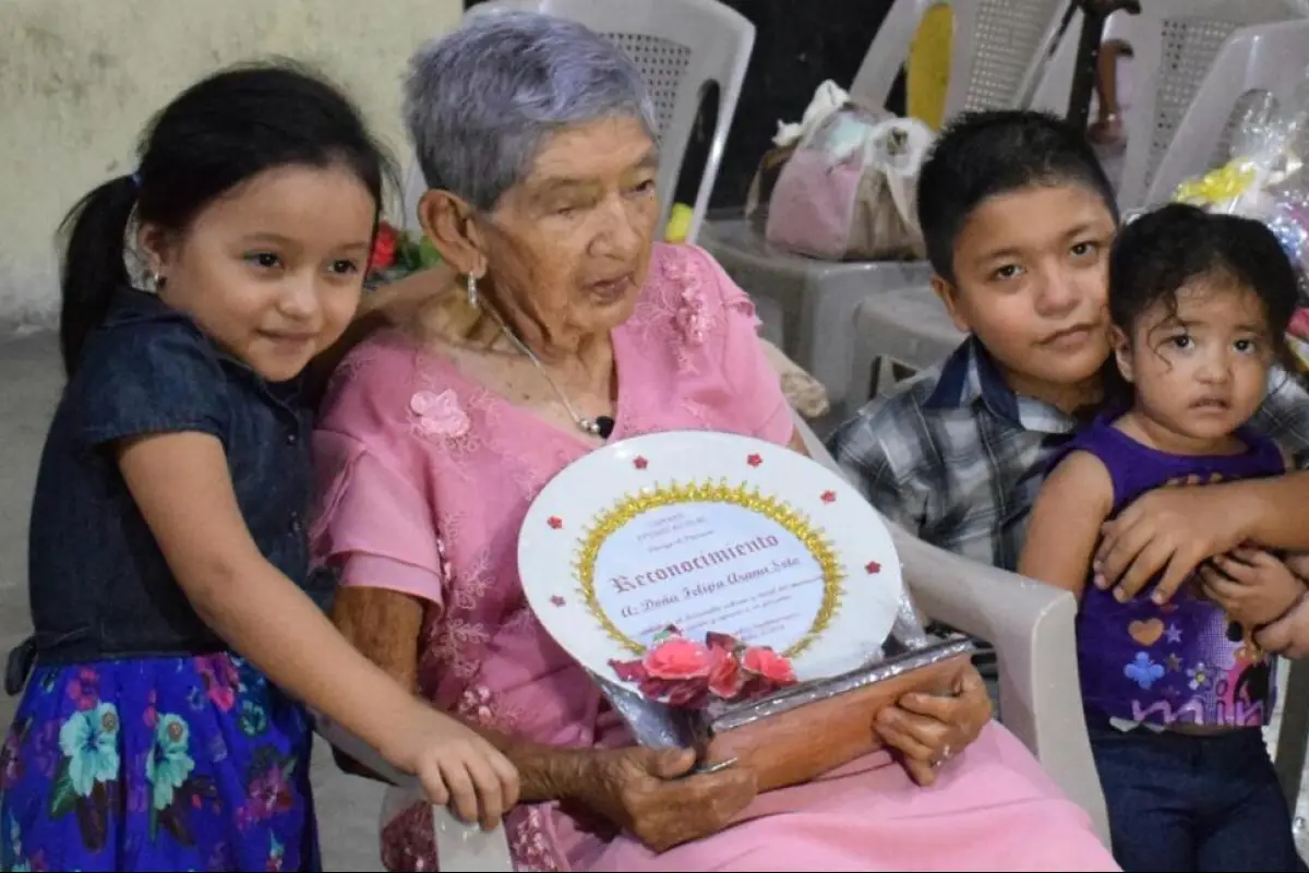 Felipa Arana Soto Suchitepéquez terreno escuela, 